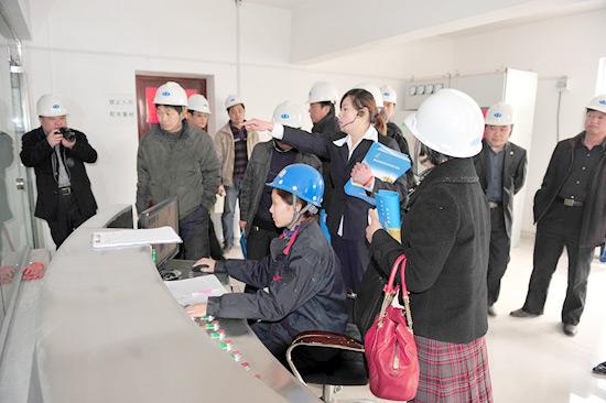 濮陽市住建局、墻改辦等領(lǐng)導(dǎo)一行蒞臨我司視察3